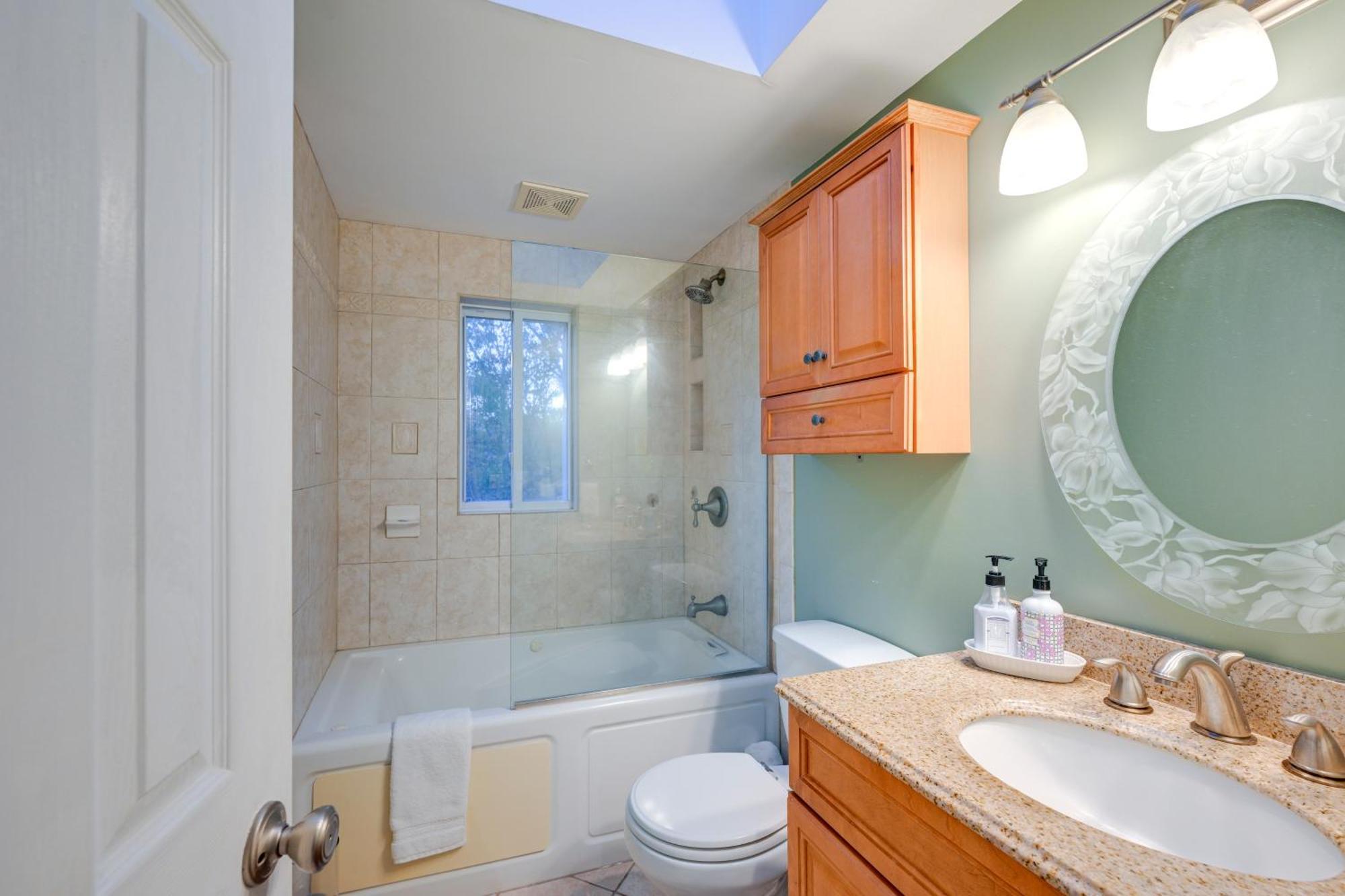 Cozy Dix Hills Apt With Deck About 7 Mi To Beach! Esterno foto