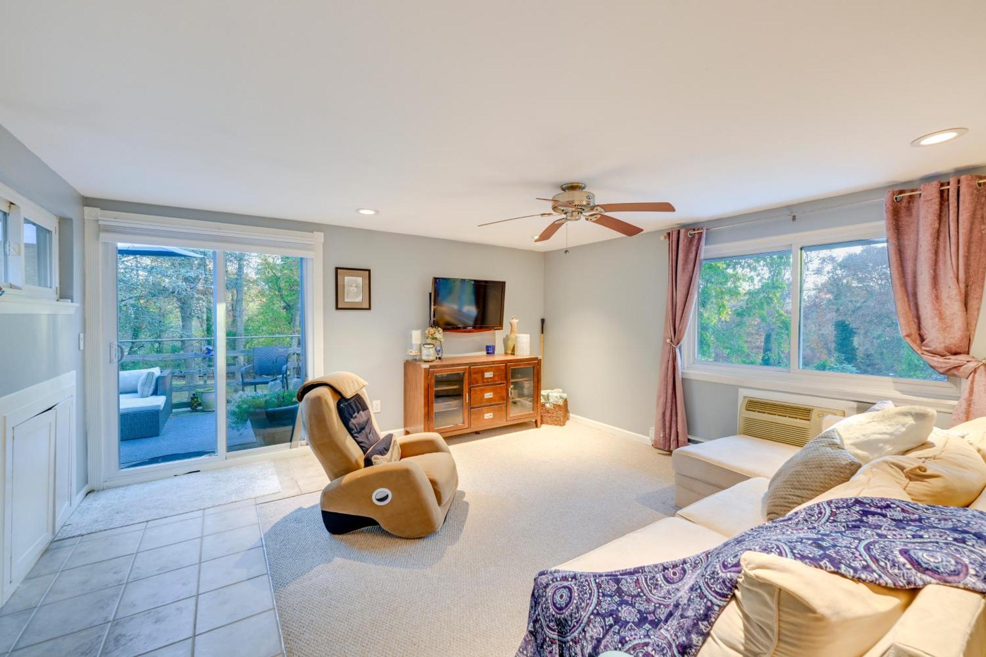 Cozy Dix Hills Apt With Deck About 7 Mi To Beach! Esterno foto