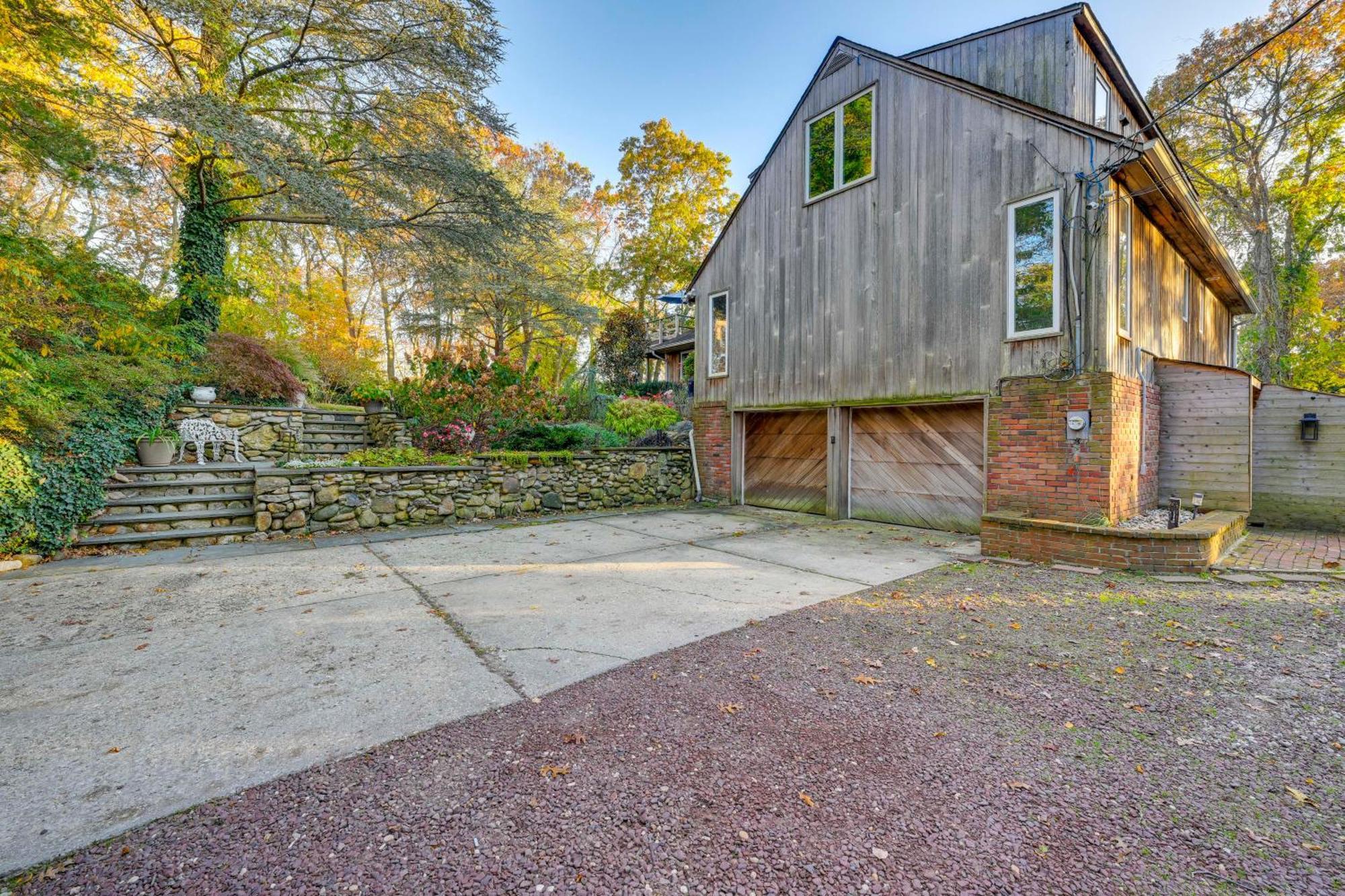 Cozy Dix Hills Apt With Deck About 7 Mi To Beach! Esterno foto