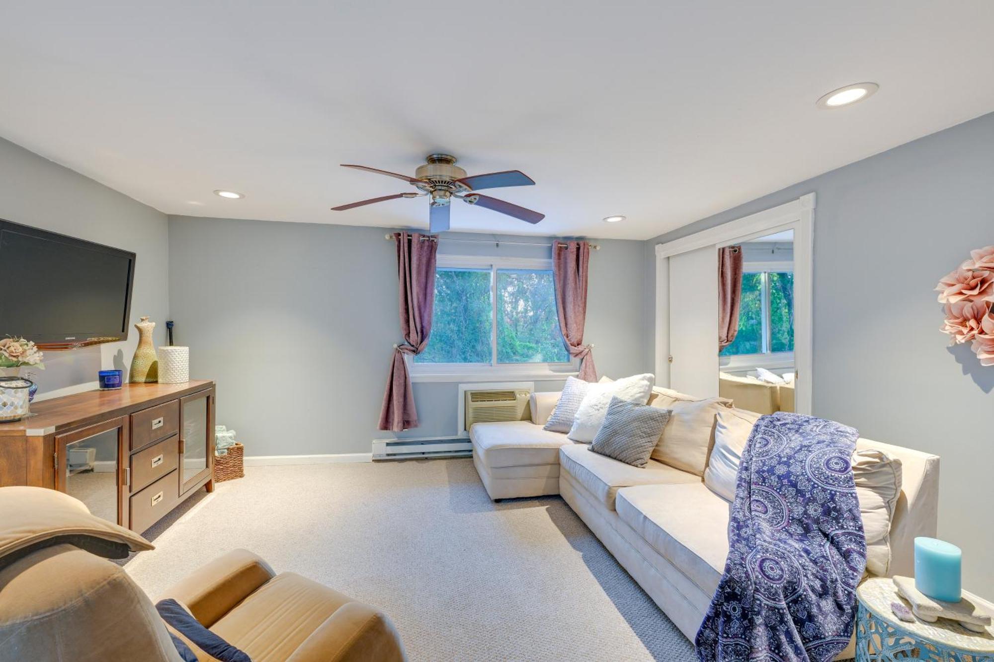 Cozy Dix Hills Apt With Deck About 7 Mi To Beach! Esterno foto