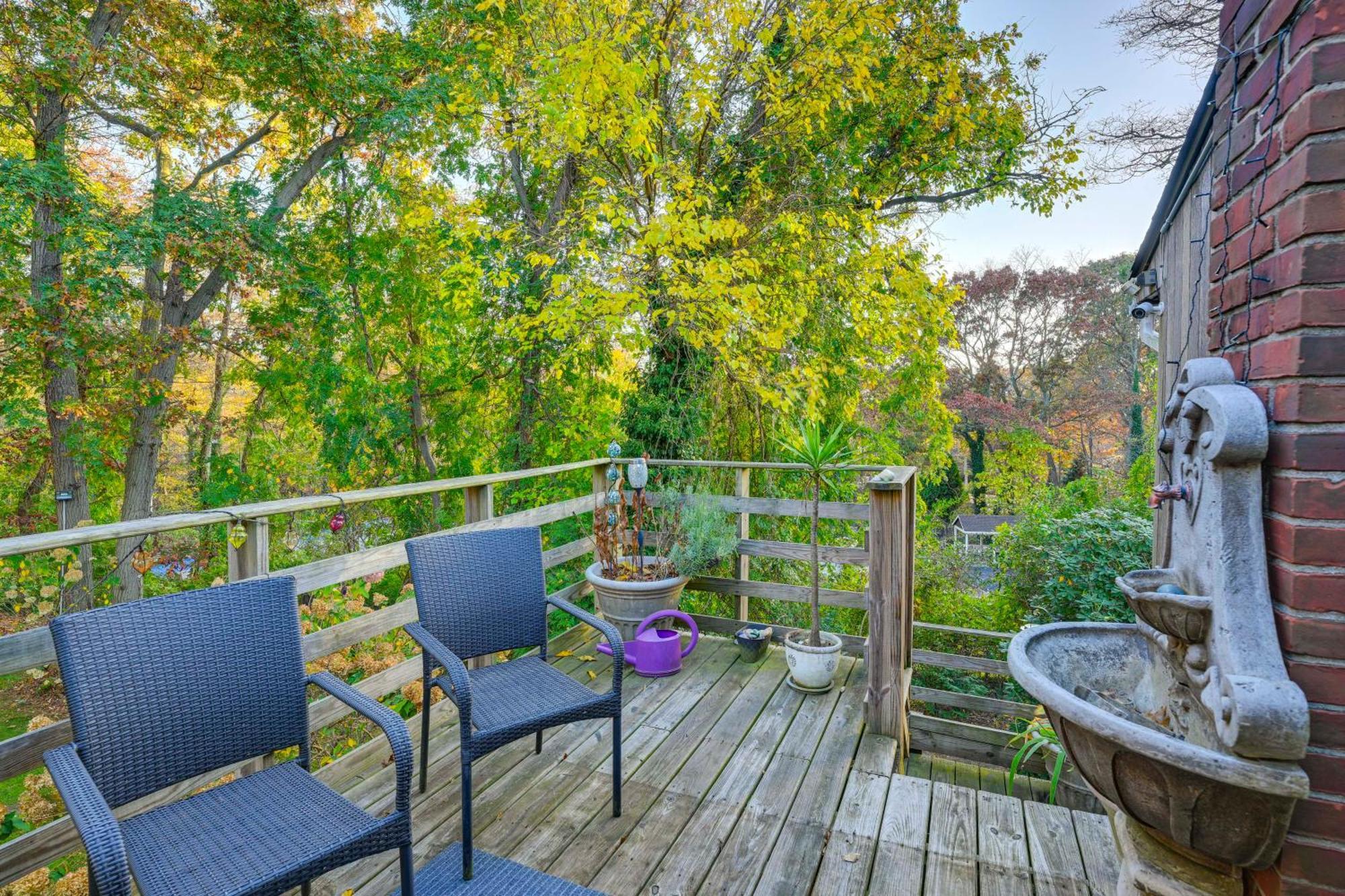 Cozy Dix Hills Apt With Deck About 7 Mi To Beach! Esterno foto