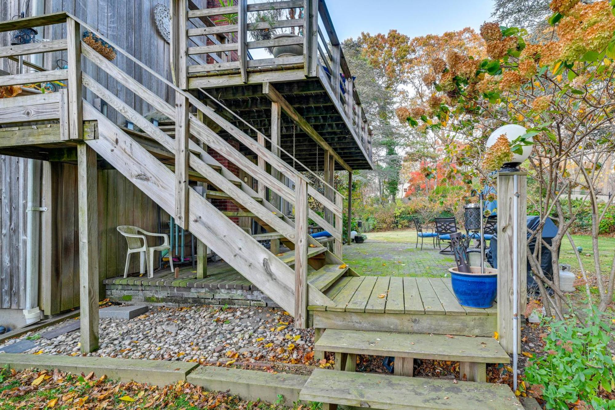 Cozy Dix Hills Apt With Deck About 7 Mi To Beach! Esterno foto
