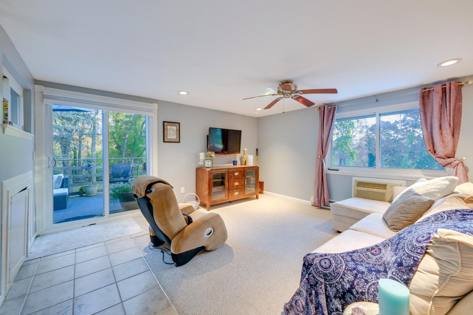 Cozy Dix Hills Apt With Deck About 7 Mi To Beach! Esterno foto