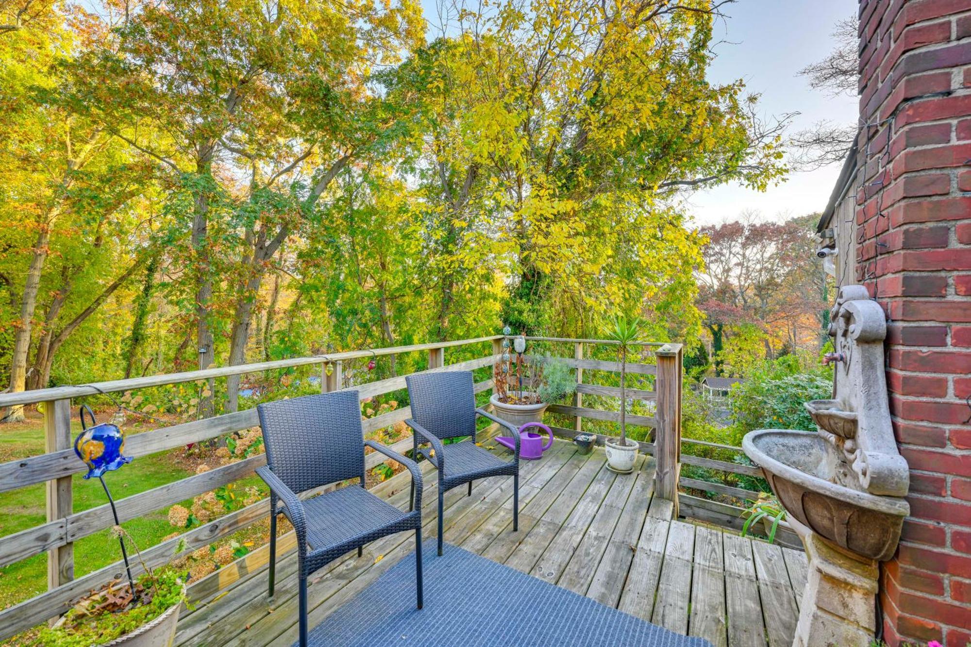 Cozy Dix Hills Apt With Deck About 7 Mi To Beach! Esterno foto